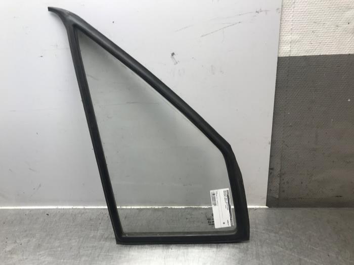 Usados Ventanilla triangular derecha delante Mercedes Sprinter 3t (903) Precio de solicitud ofrecido por Autosloperij Alexander