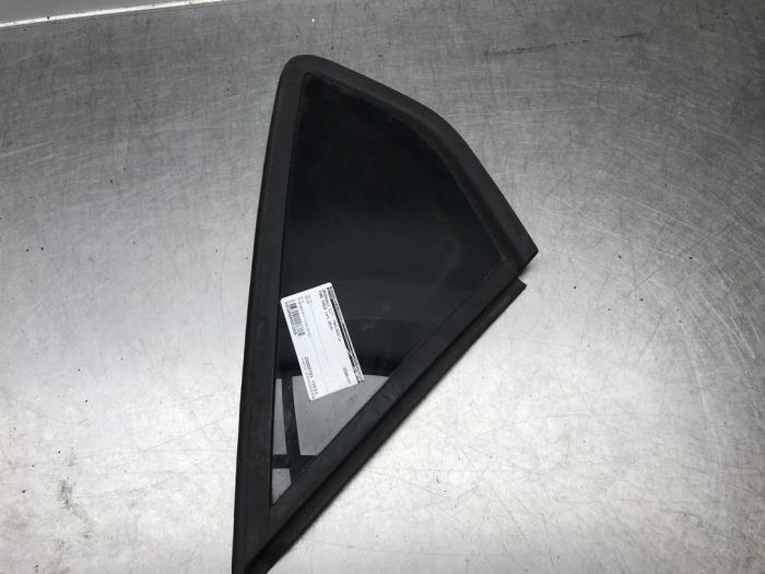 Usados Ventanilla triangular izquierda detrás Ford Focus 3 1.0 Ti-VCT EcoBoost 12V 100 Precio de solicitud ofrecido por Autosloperij Alexander