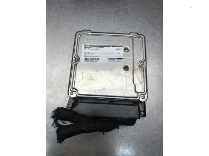 Used Engine management computer Audi A4 (B7) 1.9 TDI Price on request offered by Autosloperij Alexander