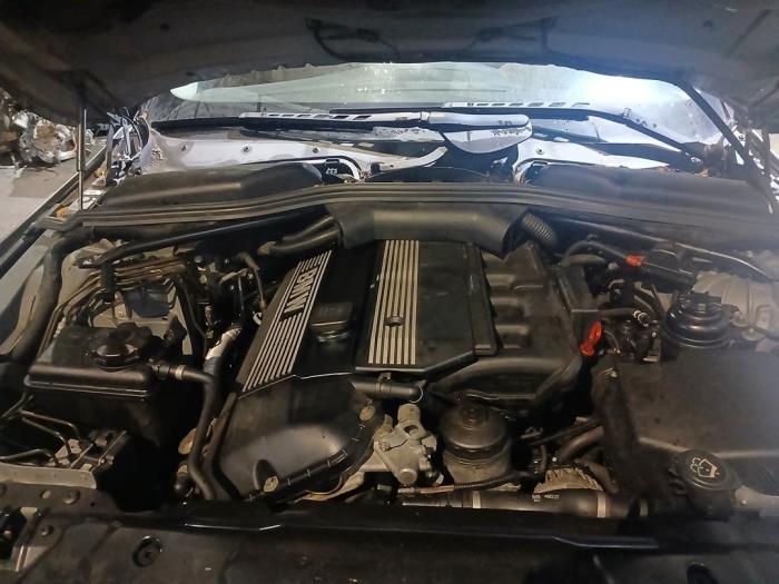 Getriebe van een BMW 5 serie (E60) 520i 24V 2004