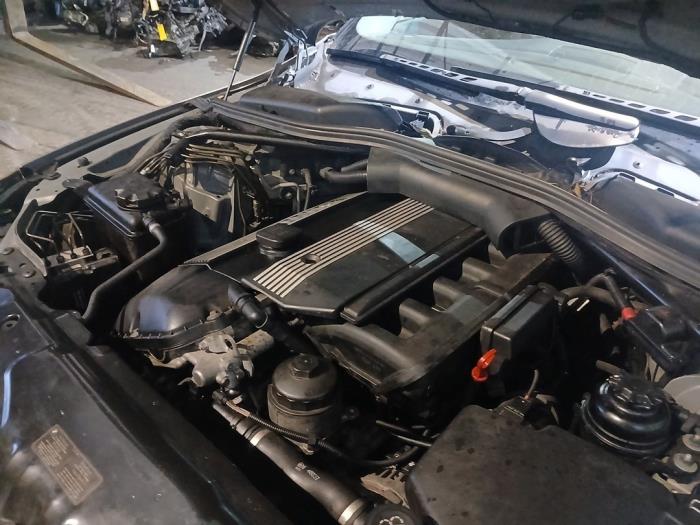 Getriebe van een BMW 5 serie (E60) 520i 24V 2004