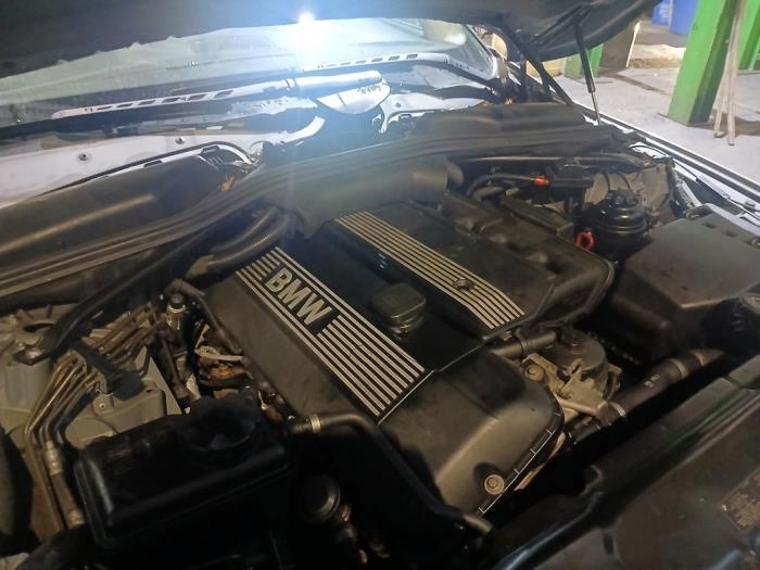 Getriebe van een BMW 5 serie (E60) 520i 24V 2004