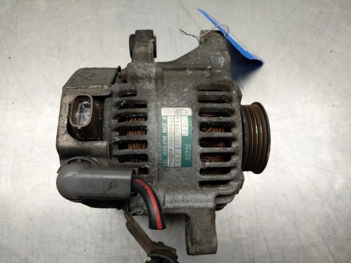 Gebrauchte Dynamo Toyota Yaris (P1) 1.3 16V VVT-i Preis auf Anfrage angeboten von Autosloperij Alexander