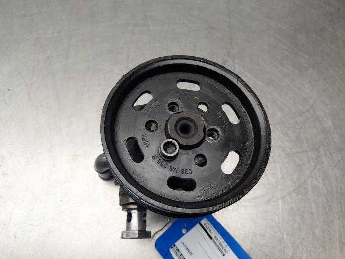 Begagnade Servostyrningspump Volkswagen Caddy III (2KA,2KH,2CA,2CH) 2.0 SDI Pris på förfrågan erbjuds av Autosloperij Alexander