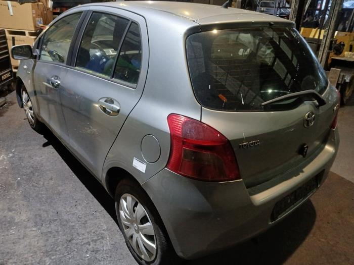 Gebrauchte Hinterachse Vorderradantrieb Toyota Yaris II (P9) 1.4 D-4D Preis € 400,00 Margenregelung angeboten von Autosloperij Alexander