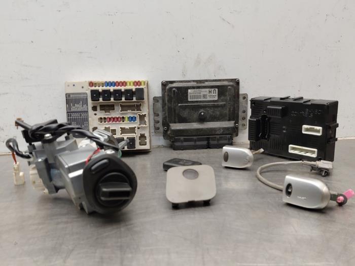 Used Ignition lock + computer Nissan Micra (K12) 1.4 16V Price on request offered by Autosloperij Alexander