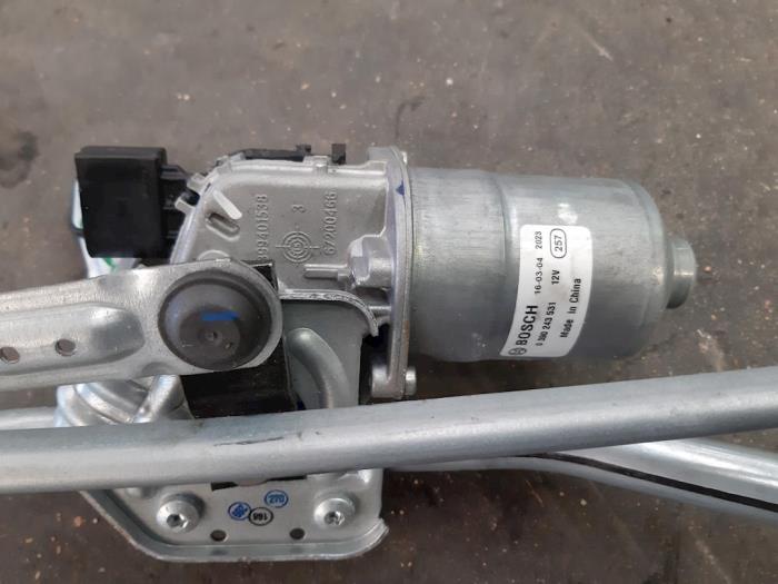 Front wiper motor from a MINI Clubman (F54) 1.5 Cooper 12V 2016