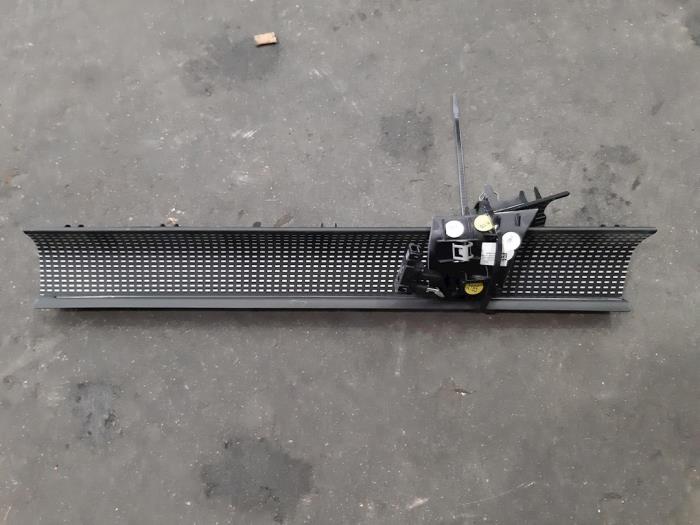 Używane Lampa LED Volvo XC40 (XZ) 2.0 D4 AWD Geartronic 16V Cena € 42,35 Z VAT oferowane przez Autohandel Didier