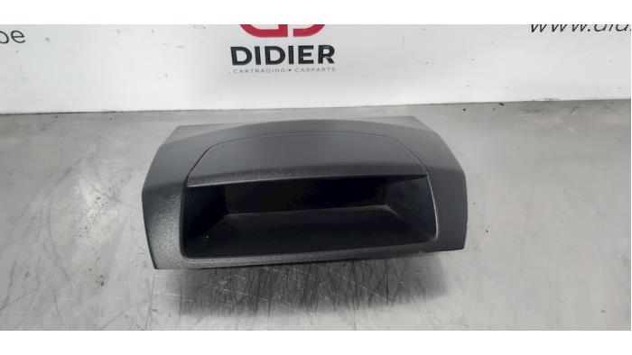 Begagnade Innerdisplay Peugeot Partner (GC/GF/GG/GJ/GK) 1.6 BlueHDi 120 Pris på förfrågan erbjuds av Autohandel Didier