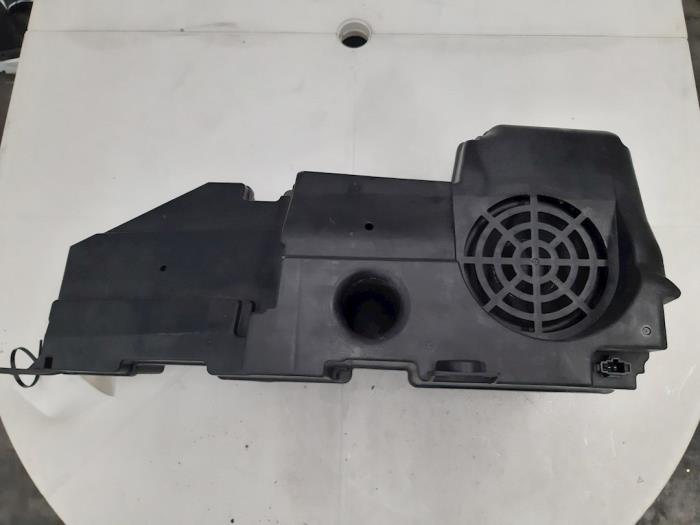 Używane Subwoofer Audi RS 6 Avant (C7) 4.0 V8 TFSI 32V Cena € 60,50 Z VAT oferowane przez Autohandel Didier