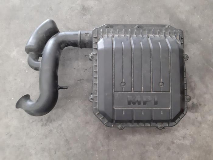 Begagnade Luftfilter Seat Ibiza IV SC (6J1) 1.0 12V Pris € 48,40 Inklusive moms erbjuds av Autohandel Didier