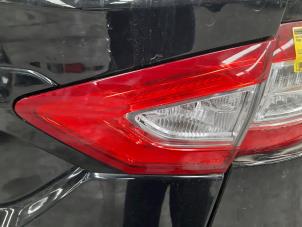 Używane Tylne swiatlo pozycyjne prawe Ford Mondeo V Wagon 2.0 TDCi 150 16V Cena € 254,10 Z VAT oferowane przez Autohandel Didier