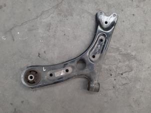 Used Front upper wishbone, left Hyundai i30 (PDEB5/PDEBB/PDEBD/PDEBE) 1.0 T-GDI 12V Price € 90,75 Inclusive VAT offered by Autohandel Didier