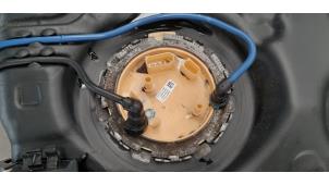 Usados Bomba eléctrica de combustible Skoda Octavia Combi (5EAC) 2.0 TDI RS 16V Precio € 127,05 IVA incluido ofrecido por Autohandel Didier