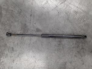 Used Rear gas strut, left Hyundai i30 (PDEB5/PDEBB/PDEBD/PDEBE) 1.0 T-GDI 12V Price € 18,15 Inclusive VAT offered by Autohandel Didier