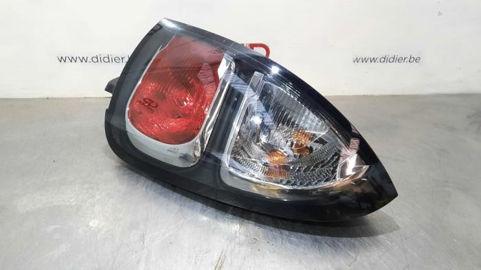 Taillight, right from a Citroën C3 Picasso (SH) 1.6 HDi 90 2015