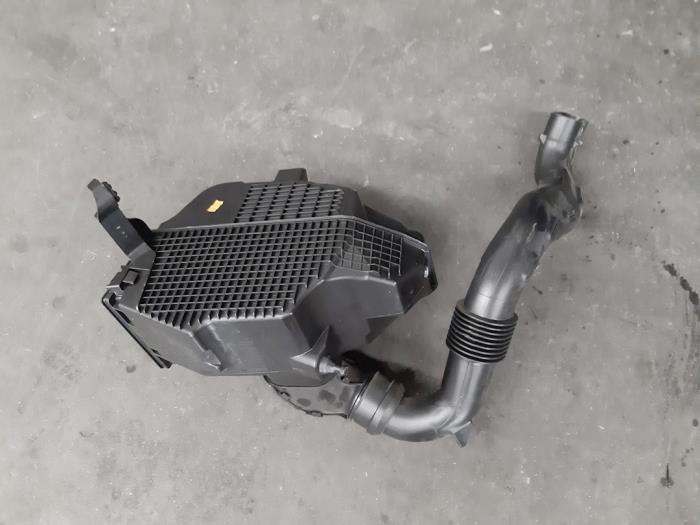Air box from a Renault Captur (2R) 1.2 TCE 16V EDC 2018