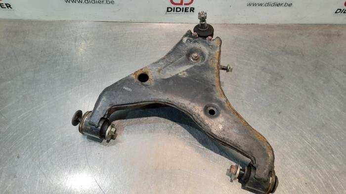 Front lower wishbone, right from a Mitsubishi L-200 2.4 Clean Diesel 4WD 2018