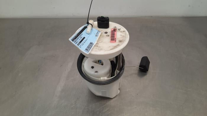 Kraftstoffpumpe Elektrisch van een Mazda 2 (DJ/DL) 1.5 SkyActiv-G 90 2015
