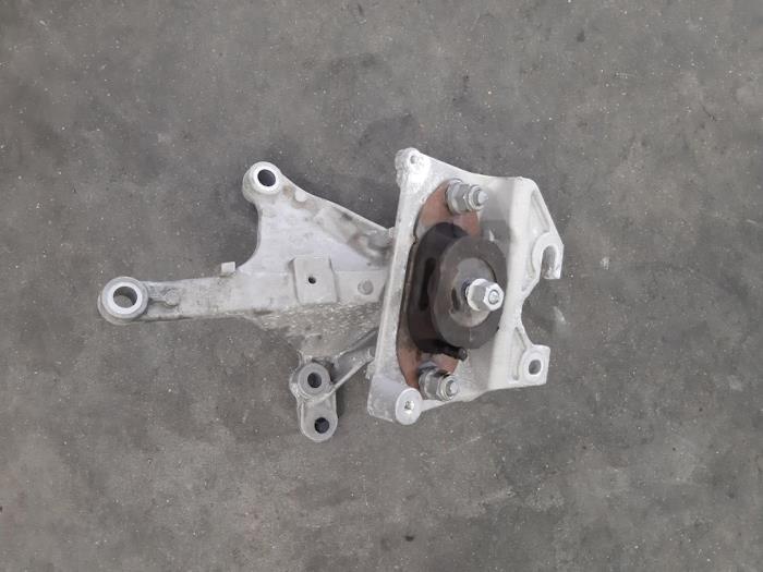 Used Engine mount Renault Clio IV (5R) 1.5 dCi 90 FAP Price € 30,25 Inclusive VAT offered by Autohandel Didier