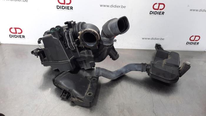 Begagnade Luftfilterhus Honda Jazz (GK/GP) 1.3 -i-VTEC 16V Pris € 54,45 Inklusive moms erbjuds av Autohandel Didier