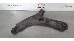 Used Front wishbone, left Kia Cee'd Sportswagon (JDC5) 1.6 CRDi 16V VGT Price € 96,80 Inclusive VAT offered by Autohandel Didier