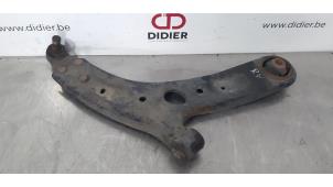Used Front wishbone, right Kia Cee'd Sportswagon (JDC5) 1.6 CRDi 16V VGT Price € 66,55 Inclusive VAT offered by Autohandel Didier