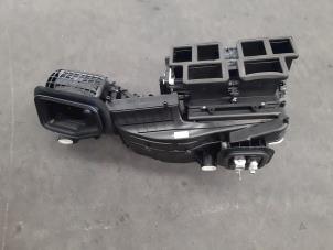 Used Heater housing Mercedes A (177.0) 1.5 A-180d Price € 320,65 Inclusive VAT offered by Autohandel Didier
