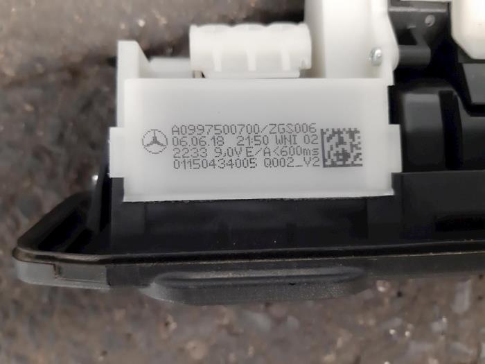 Manija de maleteto de un Mercedes-Benz A (177.0) 1.5 A-180d 2018