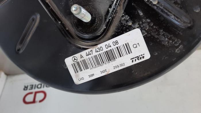 Bremskraftverstärker van een Mercedes-Benz Vito (447.6) 2.2 114 CDI 16V 2018