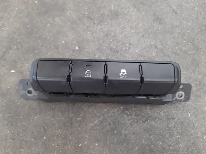 ESP Schalter van een Kia Cee'd Sportswagon (JDC5) 1.6 CRDi 16V VGT 2014
