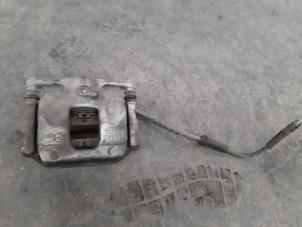 Used Front brake calliperholder, left Mercedes A (W176) 1.6 A-180 16V Price € 66,55 Inclusive VAT offered by Autohandel Didier
