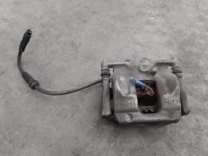 Used Front brake calliperholder, right Mercedes A (W176) 1.6 A-180 16V Price € 66,55 Inclusive VAT offered by Autohandel Didier
