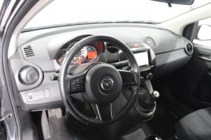 Gebrauchte Vollzähligkeit Airbags Mazda 2 (DE) 1.3 16V MZR Preis € 508,20 Mit Mehrwertsteuer angeboten von Autohandel Didier