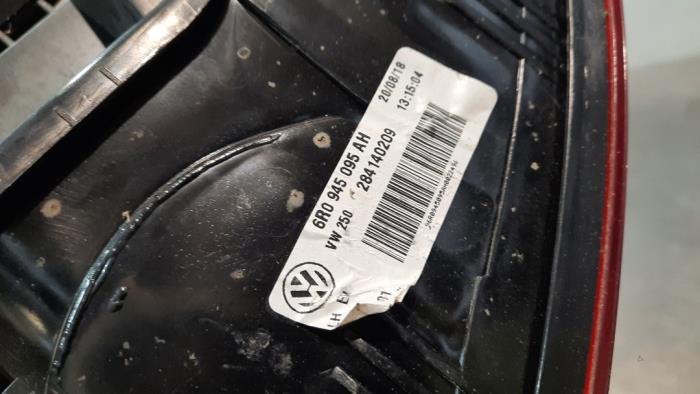Feu arrière gauche d'un Volkswagen Polo V (6R) 1.2 TDI 12V BlueMotion 2011