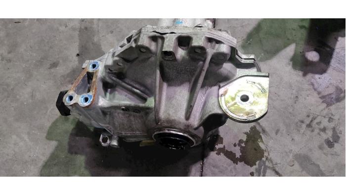 Front differential from a Land Rover Range Rover Sport (LW) 3.0 SDV6 2013