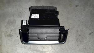 Used Dashboard vent Landrover Velar Price € 24,20 Inclusive VAT offered by Autohandel Didier