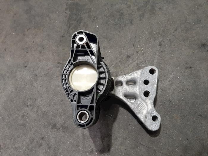 Engine mount from a Peugeot 208 I (CA/CC/CK/CL) 1.0 Vti 12V PureTech 2016