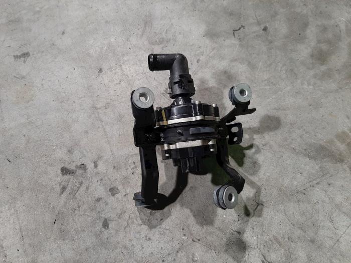 Begagnade Extra vattenpump Kia Niro I (DE) 1.6 GDI Hybrid Pris € 199,65 Inklusive moms erbjuds av Autohandel Didier