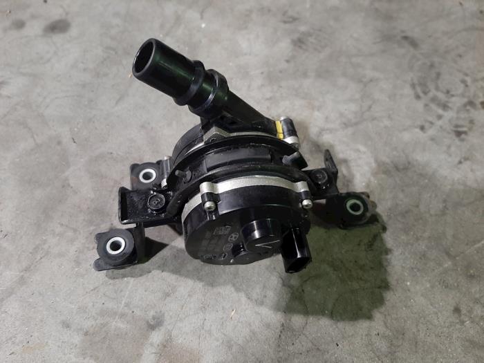 Begagnade Extra vattenpump Kia Niro I (DE) 1.6 GDI Hybrid Pris € 102,85 Inklusive moms erbjuds av Autohandel Didier