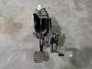 Used Set of pedals Renault Master IV (FV) 2.3 dCi 125 16V FWD Price € 66,55 Inclusive VAT offered by Autohandel Didier