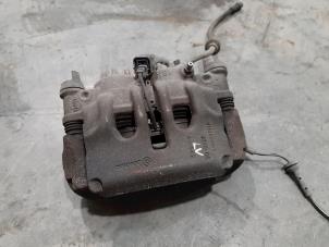 Used Front brake calliperholder, left Renault Master IV (FV) 2.3 dCi 125 16V FWD Price € 66,55 Inclusive VAT offered by Autohandel Didier