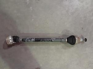 Used Front drive shaft, right Volkswagen Passat Variant (3G5) 1.6 TDI 16V Price € 163,35 Inclusive VAT offered by Autohandel Didier