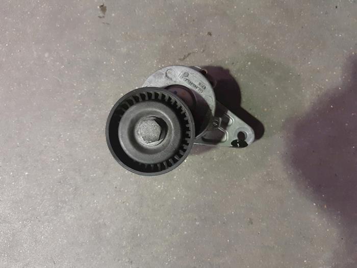 Gebrauchte Spanrolle multiriem Volkswagen Passat Variant (3G5) 1.6 TDI 16V Preis € 18,15 Mit Mehrwertsteuer angeboten von Autohandel Didier