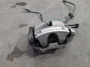 Used Front brake calliperholder, left BMW 1 serie (F40) 116d 1.5 12V TwinPower Price € 96,80 Inclusive VAT offered by Autohandel Didier
