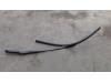 BMW 1 serie (F40) 116d 1.5 12V TwinPower Front wiper arm