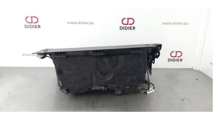 Glovebox from a Audi A6 Avant (C8) 2.0 40 TDI Mild Hybrid 2018