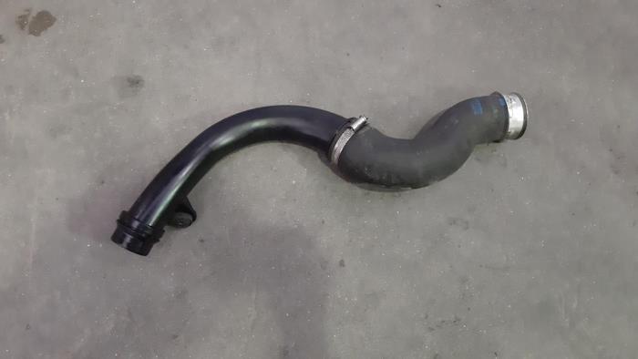Usagé Tuyau intercooler Volkswagen Transporter T6 2.0 TDI DRF Prix € 12,10 Prix TTC proposé par Autohandel Didier