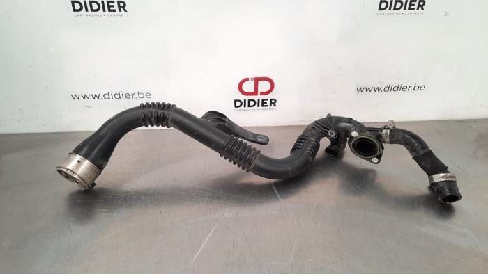 Gebrauchte Intercooler Schlauch Dacia Logan MCV III/Sandero Wagon (SD07) 0.9 TCe 90 12V Preis € 102,85 Mit Mehrwertsteuer angeboten von Autohandel Didier