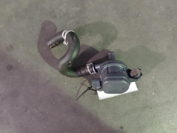 Begagnade Extra vattenpump Peugeot Expert (V1/VA/VB/VE/VF/VT/VY) 2.0 Blue HDi 180 16V Pris € 42,35 Inklusive moms erbjuds av Autohandel Didier